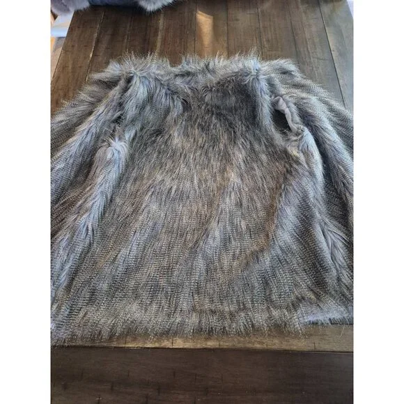 Kaktus Gray Faux Fur Vest Size L - Picture 3 of 6